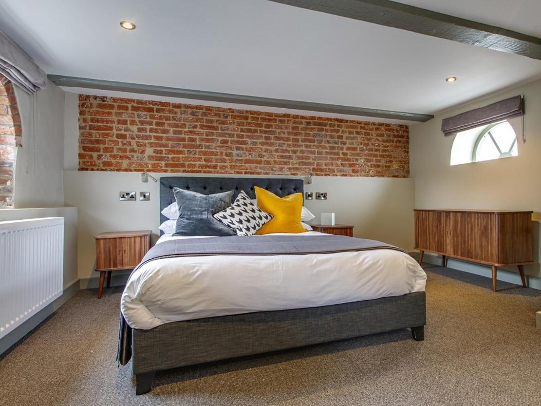 Hotel The Ingham Swan Stalham Esterno foto